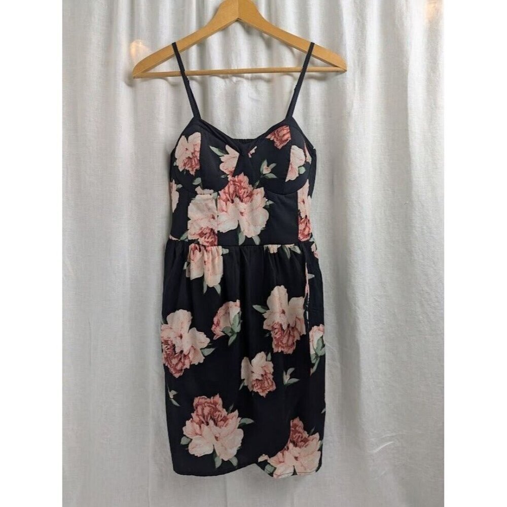 Maurices women's medium black dress with pink peonies built in bra, pockets J6